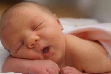 Tummy Time en bebés: todo lo que necesitas saber (0–4 meses)